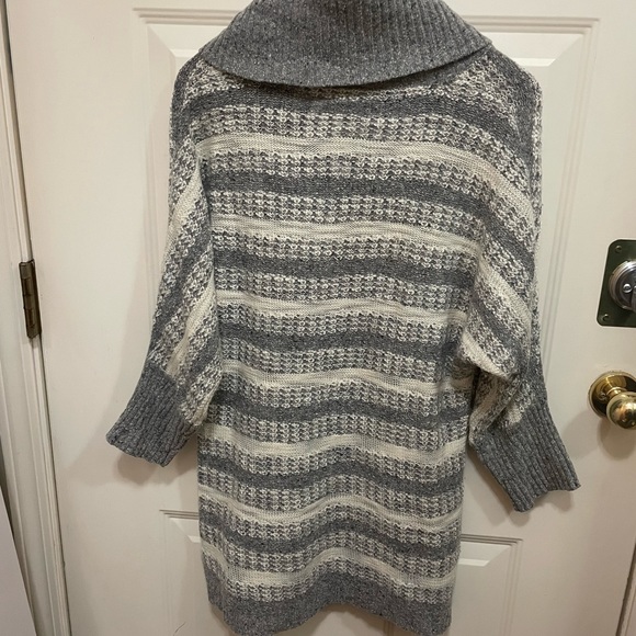 Change of the Moon tunic - Picture 2 of 4